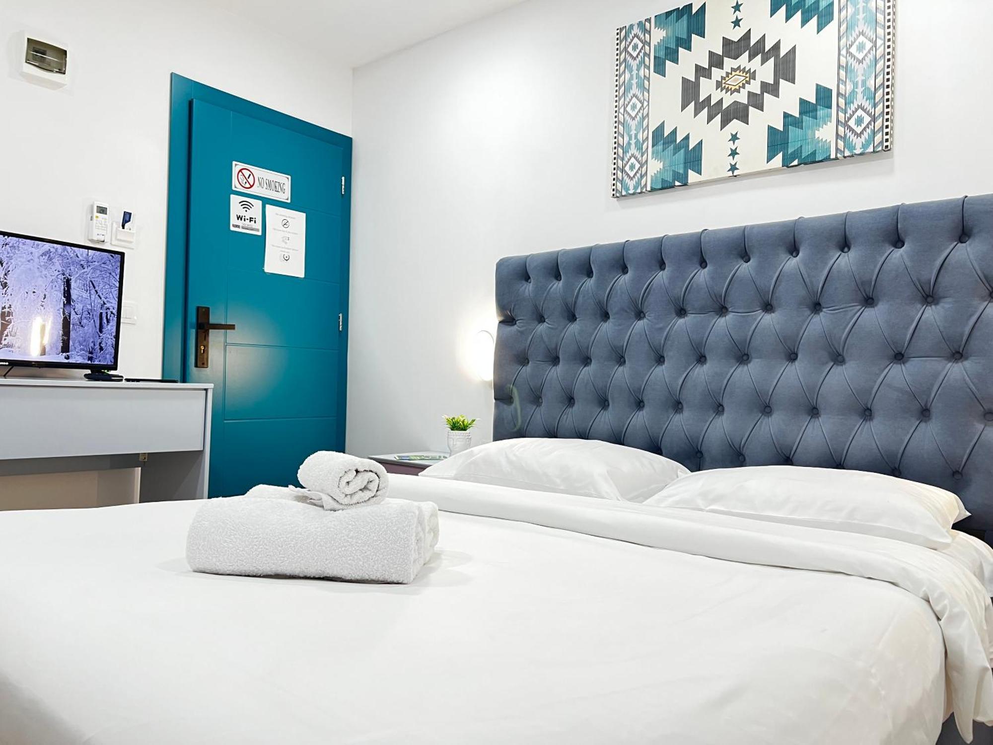 Hotel Square 3*