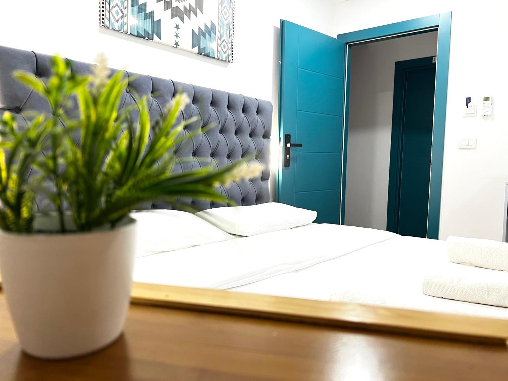 Square 3* Tirana