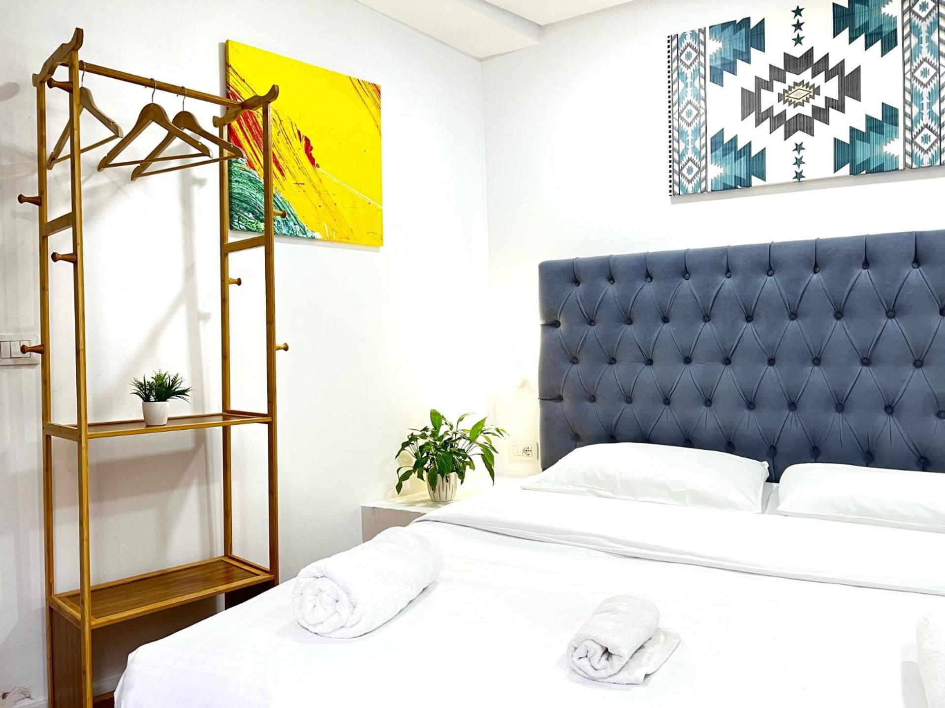 Square Hotel